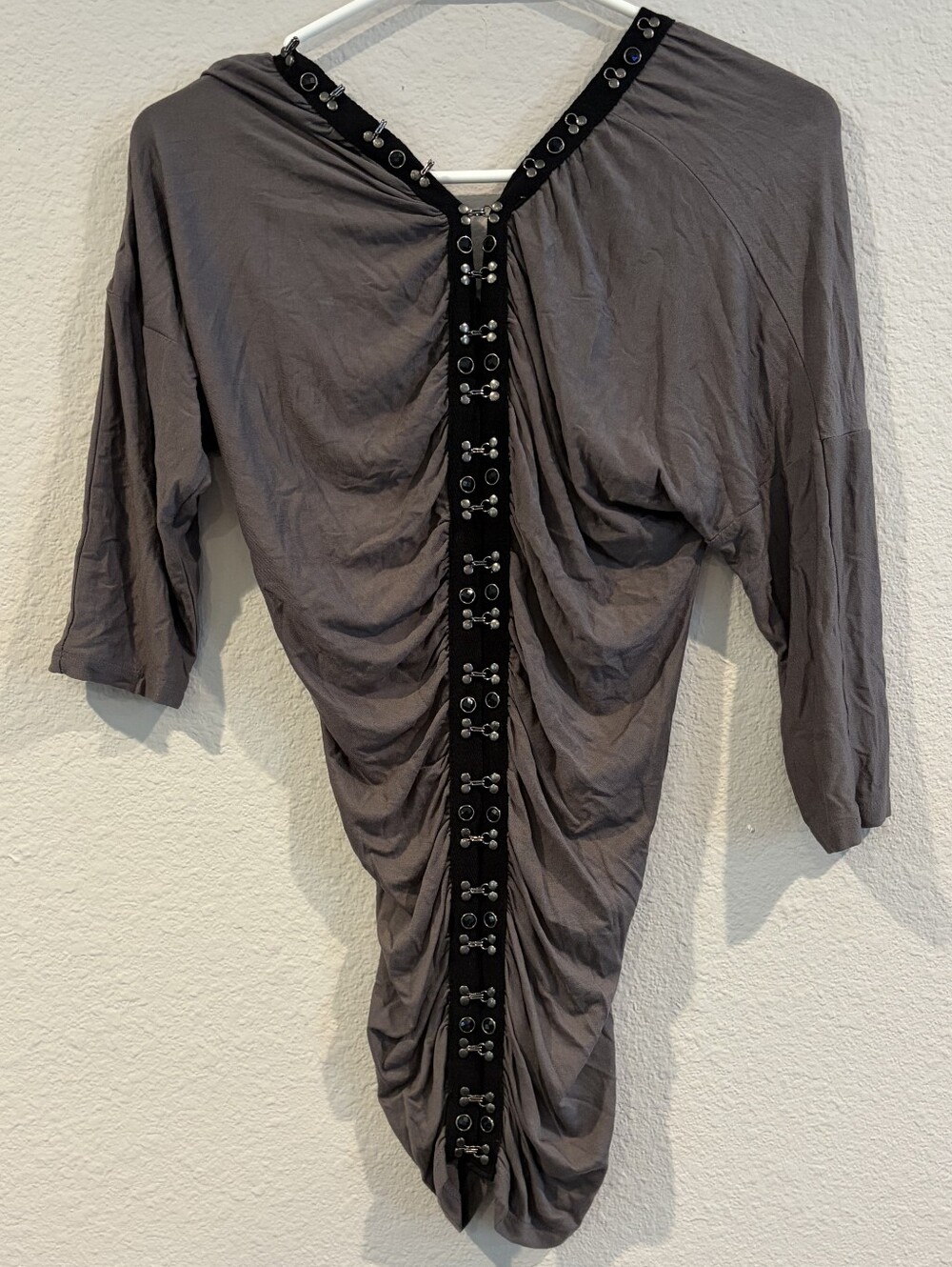 Soul Revival Womens Grey Black All Over Snap Stretchy Ruched Sexy Shirt Size Med